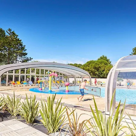 Mobile - Sleeps 4 - Parking - Family Pools *