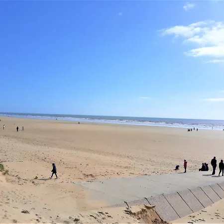 Mobile - Sleeps 4 - Parking - Family Pools *