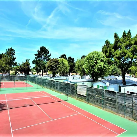 Mobile - Sleeps 4 - Parking - Family Pools