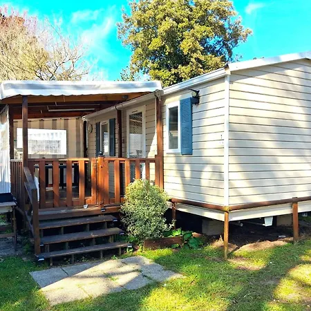 Mobile - Sleeps 4 - Parking - Family Pools Vakantiehuis *