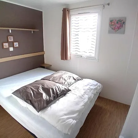 Mobile - Sleeps 4 - Parking - Family Pools
