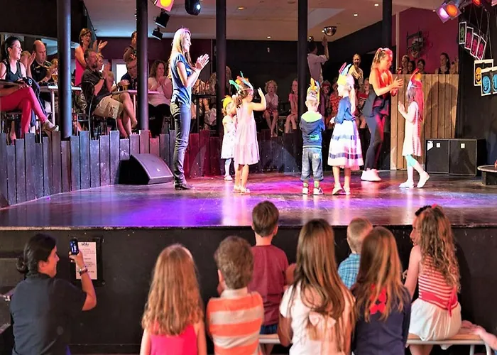 Mobile - Sleeps 4 - Parking - Family Pools