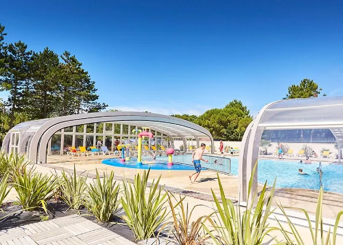 Mobile - Sleeps 4 - Parking - Family Pools *