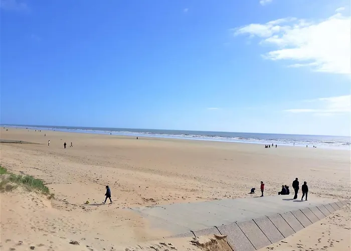 Mobile - Sleeps 4 - Parking - Family Pools *