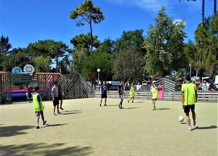 Mobile - Sleeps 4 - Parking - Family Pools Ferienhaus *